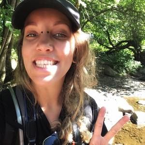 Meet your Posher, Manu